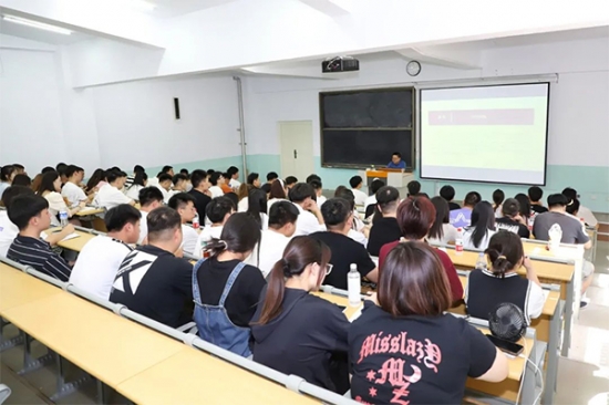 best365对师生入党积极分子开展系统培训