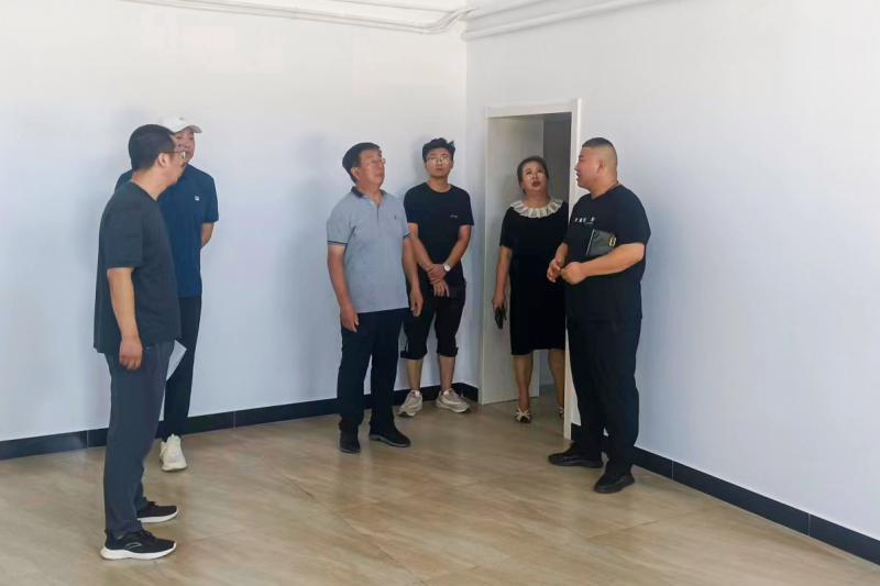 党委书记冯印涛调研学院“一站式”学生社区建设工作