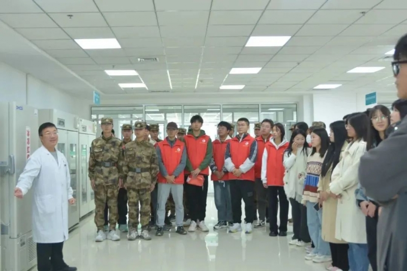 贯彻献血条例 弘扬公益新风 | best365开展无偿献血宣传活动