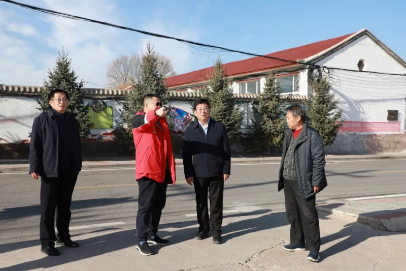 党委书记冯印涛赴学院乡村振兴结对帮扶村走访调研