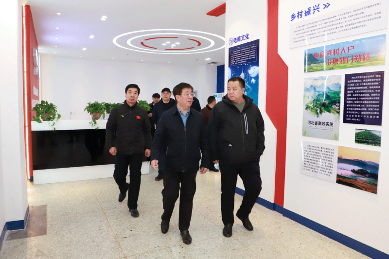 党委书记冯印涛与张家口全季体育产业发展集团负责人座谈