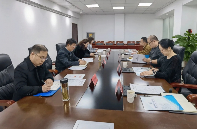 党委书记冯印涛与诺应教育集团CEO王铮座谈