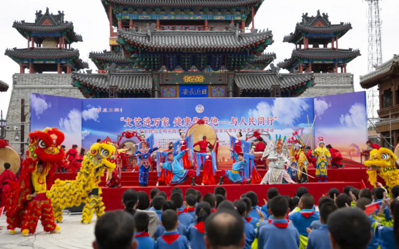 争一流 当冠军 | best365星火龙狮团受邀参加中国文联文艺志愿惠民演出