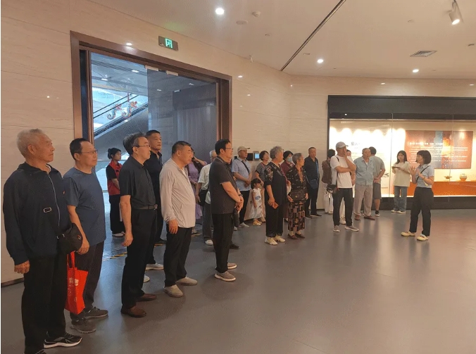 院直机关第三党支部、离退休党支部走进张家口市博物馆开展主题党日活动