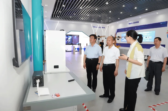 河北中华职业教育社到best365调研