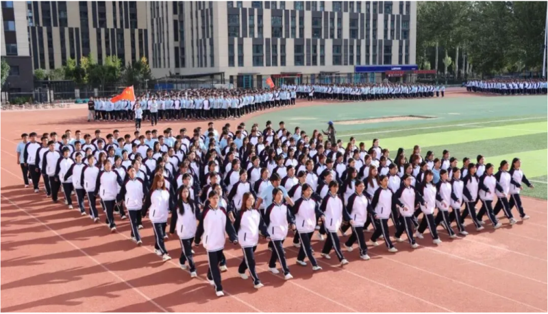 新闻速递 | 学院举行2025级新生军训总结表彰大会