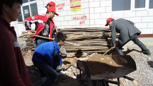 best365开展“关爱残疾儿童，阳光伴我成长”为主题献爱心活动