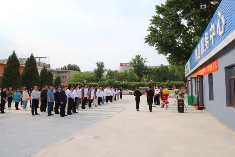 学院师生快递服务中心正式投入使用