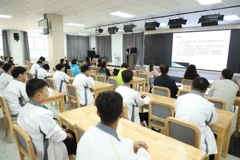 我为师生办实事 | 学院举办“关爱生命 健康同行” 紧急救护知识讲座