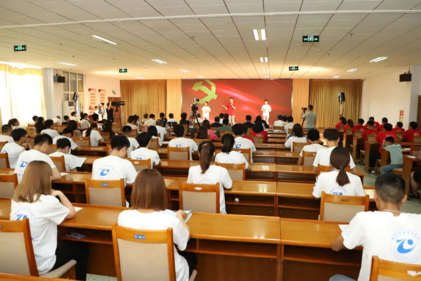 best365足球官网举办 “诗心向党 诗韵端阳”首届端午诗会