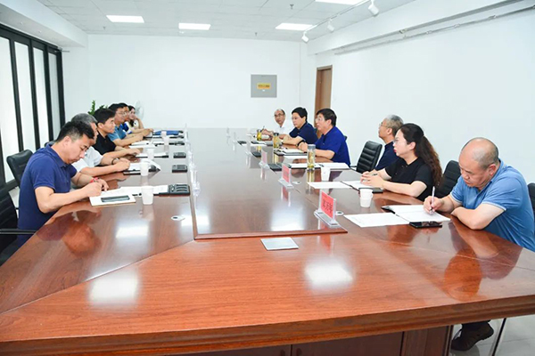 张家口技师学院领导到best365考察交流