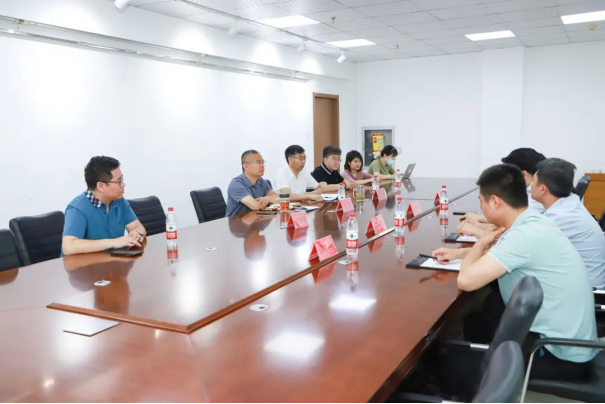 院长王立军与广联达企业相关负责人座谈